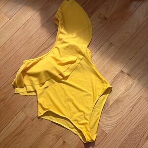 One-Shoulder Ruffle Yellow Swimsuit